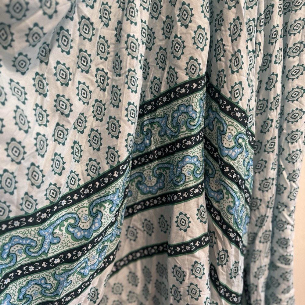 Elegant Teal and White Midi Dress - Picture 11 of 16